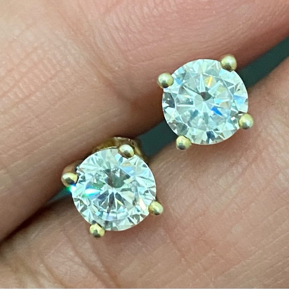 HAUTE JEWELS 925 Sterling Silver Gold Vermeil Solitaire Stud 4mm Earrings 1.8g - Picture 1 of 16